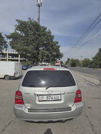 Toyota Highlander I (U20) Рестайлинг 2.4 AT 4WD