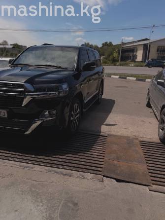Toyota Land Cruiser 200 Series 4.5d AT 4WD