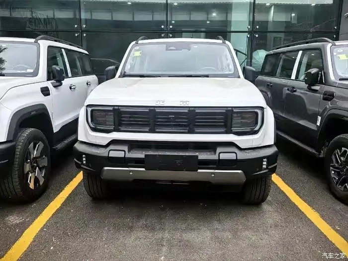 BAIC BJ40 I Рестайлинг 2.0 AT