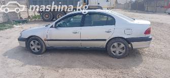 Toyota Avensis I 1.8 MT
