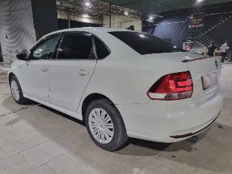 Volkswagen Polo V Рестайлинг 1.6 AT