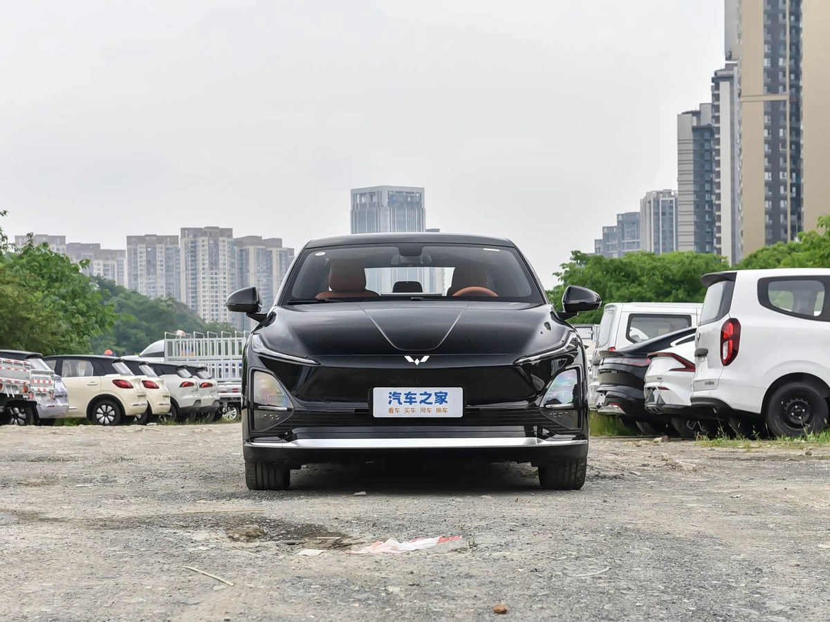 Wuling Starlight 1.5hyb AT