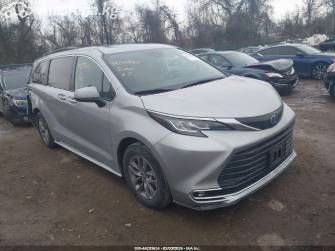 Toyota Sienna IV 2.5hyb AT