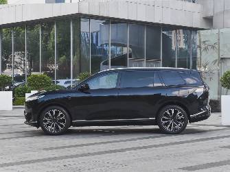 Dongfeng eπ 008 82.28 kWh 1.5hyb AT 4WD