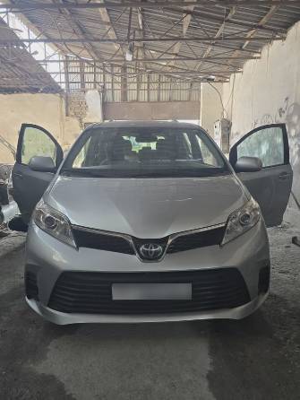 Toyota Sienna III Рестайлинг 2 3.5 AT
