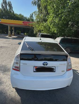 Toyota Prius III (XW30) 1.8hyb AT