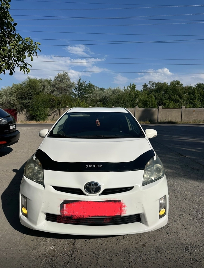 Toyota Prius III (XW30) 1.8hyb AT