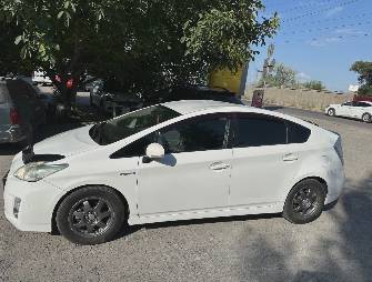 Toyota Prius III (XW30) 1.8hyb AT