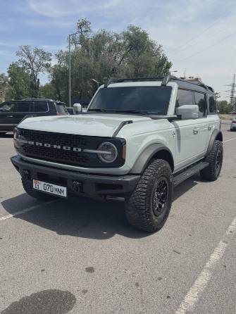 Ford Bronco VI 2.7 AT 4WD