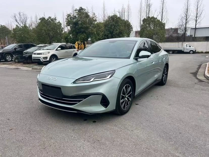 Открыть фото BYD Seal 06 1.5hyb CVT
