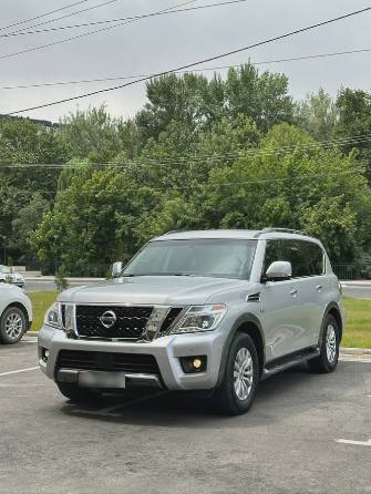 Nissan Armada II 5.6 AT 4WD