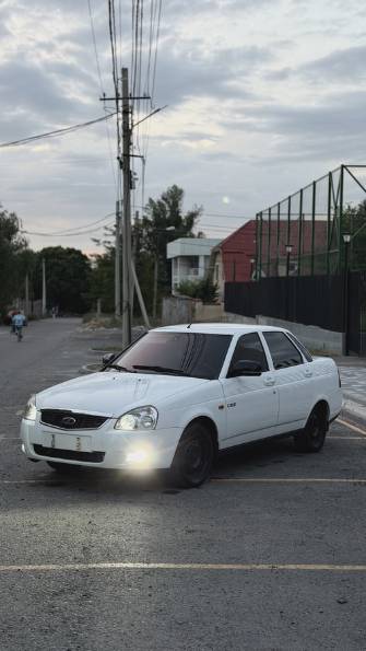 ВАЗ (Lada) Priora I Рестайлинг 1.6 MT