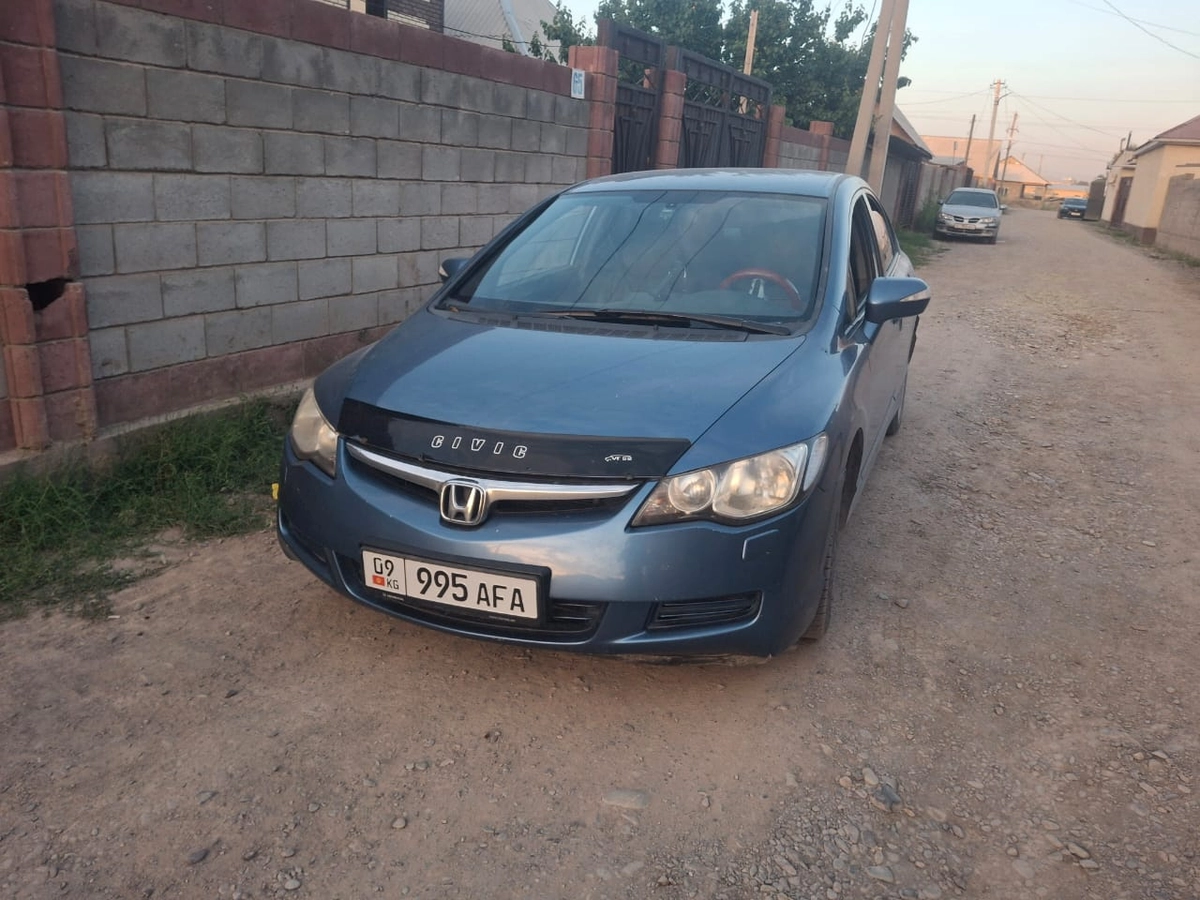 Honda Civic VIII 1.8 MT
