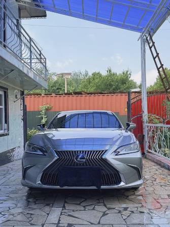 Lexus ES VII 300h 2.5hyb CVT