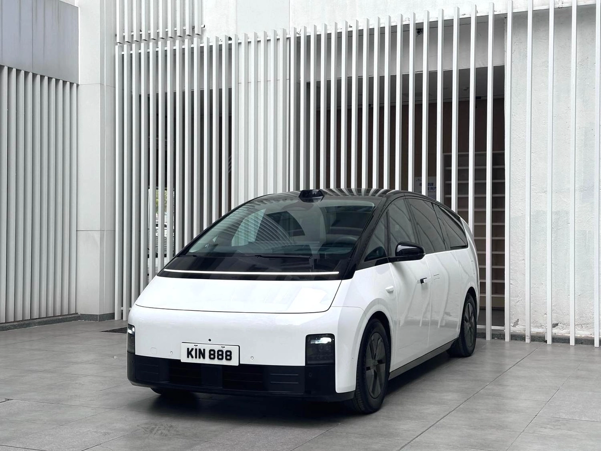 LiXiang Mega 102.7 kWh Electro AT 4WD