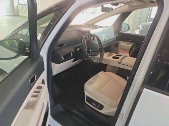 LiXiang Mega 102.7 kWh Electro AT 4WD